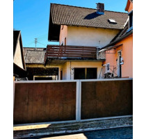 Charmantes Haus auf dem Land - viel Raum für Ihre Ideen - Bad Königshofen Gabolshausen