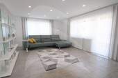 Wohnzimmer EG - Etagenwohnung mit 200,00 m² in Altdorf zum Kaufen
