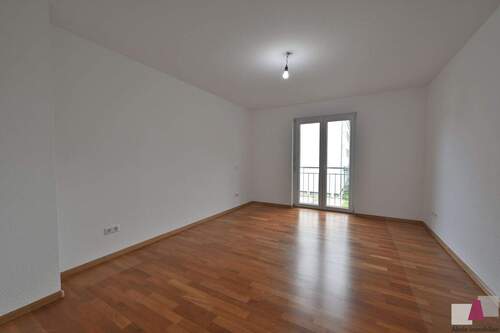 Zimmer 2 - 4 Zimmer Etagenwohnung zum Kaufen in Weil am Rhein