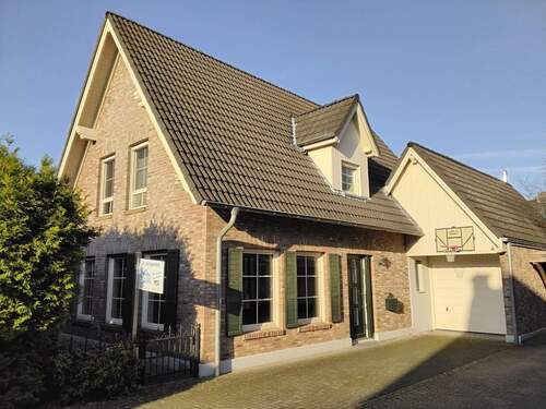 20251107_145144.jpg - ***BÜSCHER IMMOBILIEN*** RESEVIERT!! Charmantes Einfamilienhaus im Landhausstil mit großer Garage in begehrter Lage von Gronau-Epe