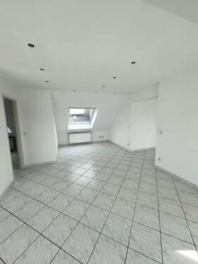 Wohn-/Essbereich - 2 Zimmer Etagenwohnung in Saarbrücken