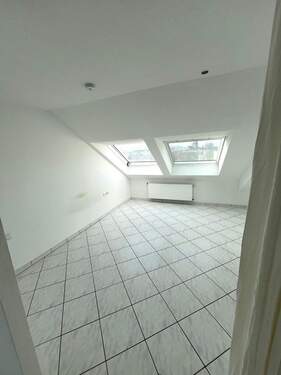 Wohn-/Arbeitsbereich - Etagenwohnung mit 51,00 m&sup2; in Saarbrücken zur Miete