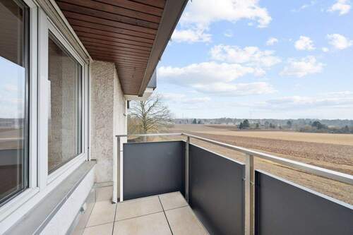 Überdachter Balkon Feld - 3 Zimmer Etagenwohnung in Stuttgart / Stammheim