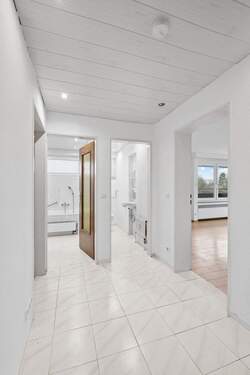 Flur - Etagenwohnung mit 76,00 m&sup2; in Stuttgart / Stammheim zum Kaufen