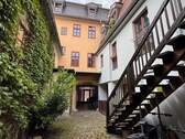 Innenhof links Zugang Treppenhaus - 