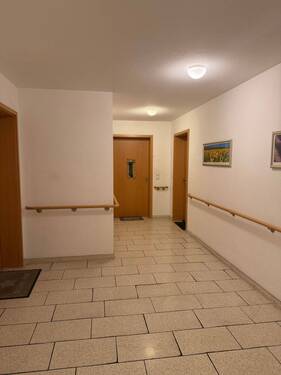 Flur vor Wohnungseingang - 