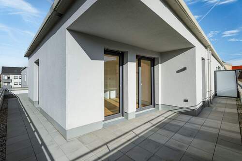 02_große umlaufende Terrasse_Whg36_ZGS.jpg - 2 Zimmer Etagenwohnung zum Kaufen in Augsburg