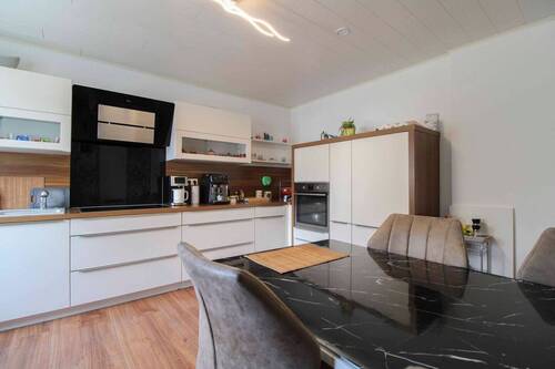 Küche - 8 Zimmer Einfamilienhaus zum Kaufen in Mengerskirchen