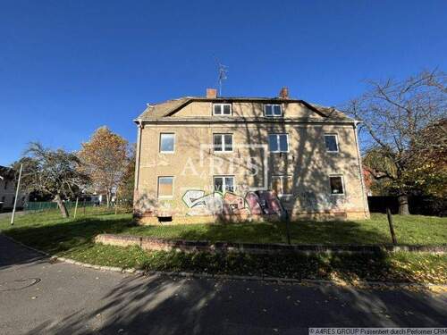 Objektansicht - sanierungsbedürftiges Mehrfamilienhaus in Meuselwitz