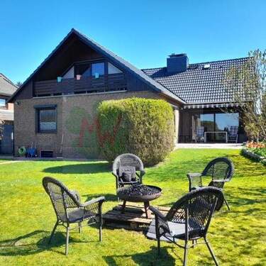 Bild 1 - Großzügiges Einfamilienhaus in bevorzugter Lage in Rellingen zu verkaufen!