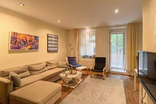 Wohnzimmer(1) - Attraktive Erdgeschosswohnung in Leipzig - 3-Zimmer-Wohnung mit Balkon in Citynähe