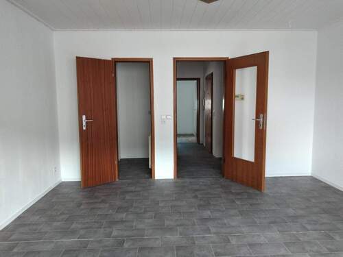 Wohnraum - 2 Zimmer Etagenwohnung zur Miete in Kaiserslautern