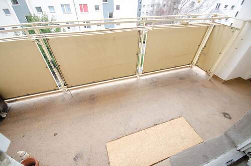 Balkon - Etagenwohnung mit 58,00 m&sup2; in Berlin zum Kaufen