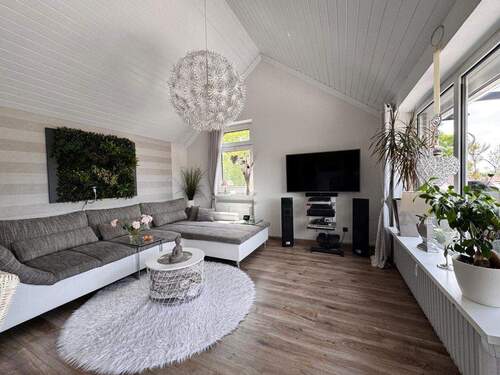 Wohnzimmer - 3 Zimmer Etagenwohnung zum Kaufen in Bad Zwischenahn