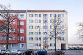 Front - Invest in Wilmersdorf: Helle 4-Zimmer-Wohnung mit Südbalkon und optimalem Grundriss! - vermietet