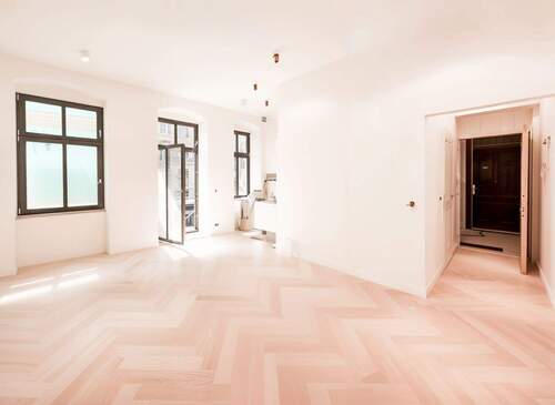 Wohn- und Schlafbereich - Altbaucharme trifft modernes Wohngefühl -Erstbezug nach Sanierung