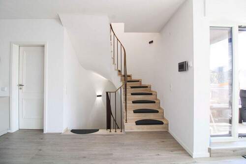 Treppenhaus 1. OG zum 2. OG - 