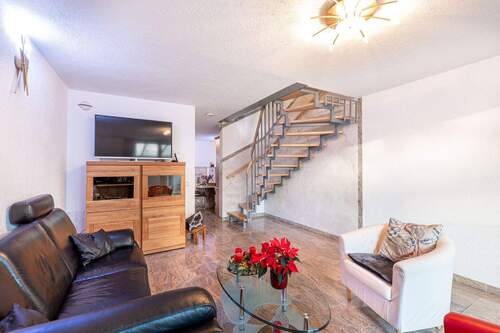 Wohnzimmer - 5 Zimmer Reihenmittelhaus zum Kaufen in Stuttgart