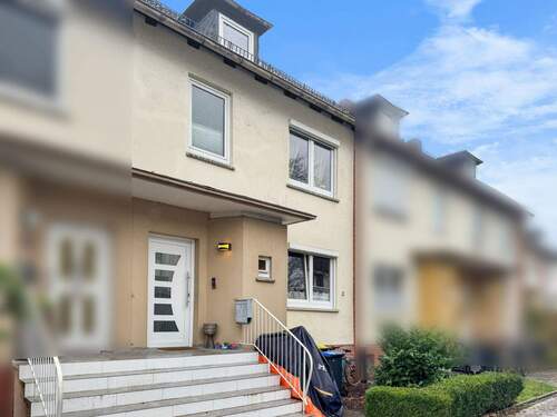 Vorderseite - Toller Garten, Großes Haus- Einziehen und Wohlfühlen!