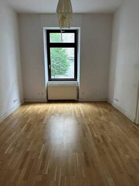 Zimmer 1 - 4 Zimmer Etagenwohnung zur Miete in Offenbach