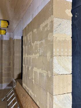 massive Lehmwände Starnberg - 2 Zimmer Mehrfamilienhaus, Wohnhaus in Starnberg