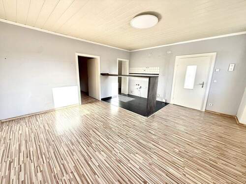 Wohnküche - 7 Zimmer Mehrfamilienhaus, Wohnhaus in Floß