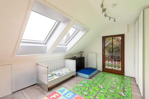 Schlafzimmer DG - Einfamilienhaus mit 164,00 m&sup2; in Asperg zum Kaufen