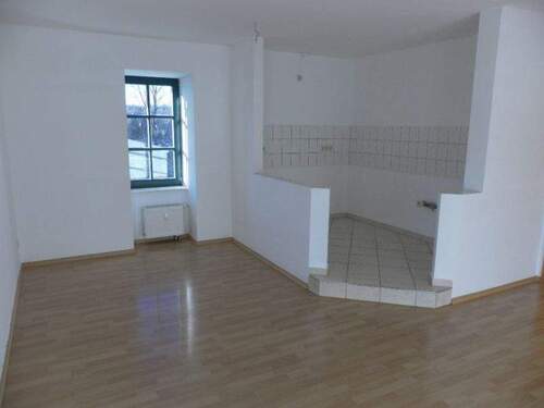  Wohnzimmer - 4 Zimmer Etagenwohnung zur Miete in Oelsnitz/Erzgebirge