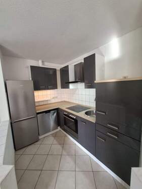 EBK kann übernommen werden - 4 Zimmer Etagenwohnung in Oelsnitz/Erzgebirge