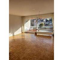 Lichtdurchflutete 3-Zimmer-Wohnung in oberster Etage mit großer Balkon-Terrasse, Aufzug & Fernblick in Marktheidenfeld