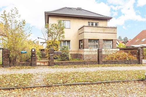 Hausansicht Straßenseite - Sanierungs. Wohnhaus in Mahlsdorf-Nord mit attraktivem Grundstück