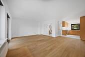 Wohnzimmer / Offene Küche - 