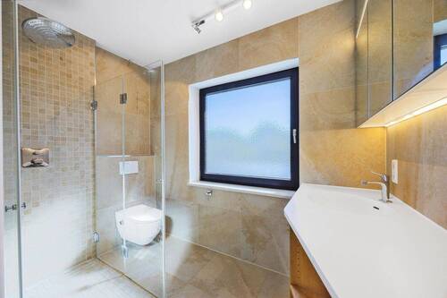 Badezimmer - 4 Zimmer Reihenmittelhaus zur Miete in München