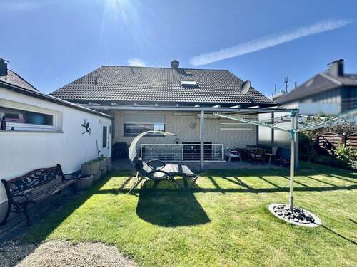 Gartenansicht - 6 Zimmer Einfamilienhaus zum Kaufen in Bad Salzuflen