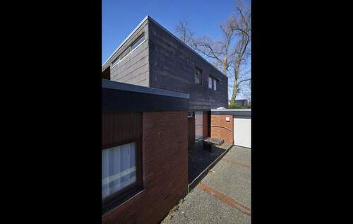 Eingang hinten - 7 Zimmer Einfamilienhaus in Hamburg