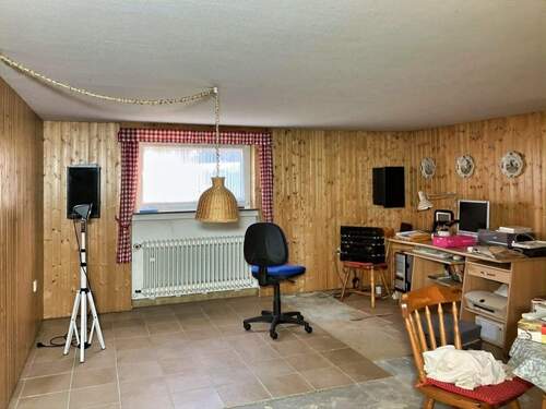 Kellergeschoss: Hobbyraum/ Gästezimmer/Arbeitszimmer - 
