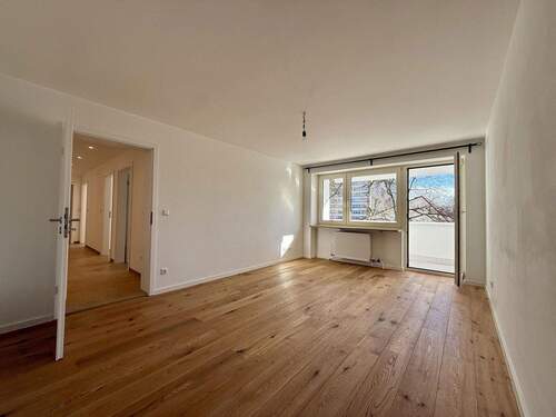 Wohnzimmer - 3 Zimmer Etagenwohnung zum Kaufen in München