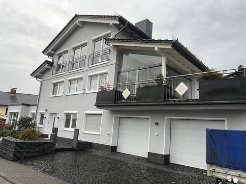 außen - 7 Zimmer Etagenwohnung in Reiskirchen