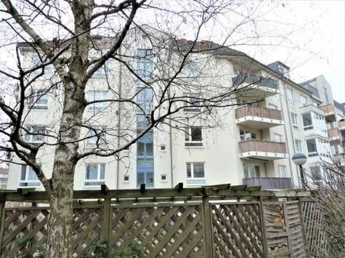 Hausansicht - 3 Zimmer Etagenwohnung zum Kaufen in Berlin