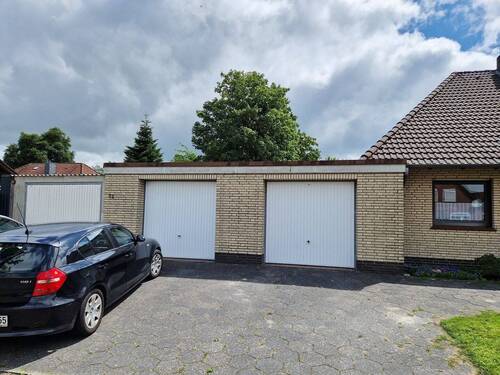 3 Garagen - Mehrfamilienhaus, Wohnhaus in Wiesmoor