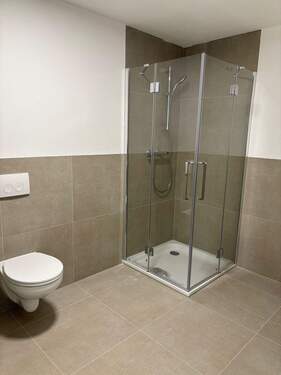 .. großes, modernes Bad ! - 2 Zimmer Etagenwohnung in Kolitzheim