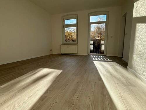 Wohnzimmer - 3 Zimmer Etagenwohnung in Magdeburg