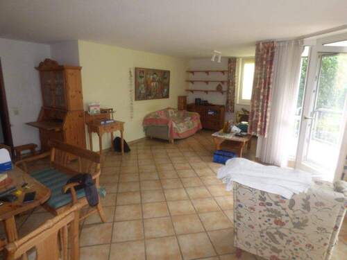 Foto (03) Wohnzimmer.JPG - 2 Zimmer Etagenwohnung in Bergisch Gladbach