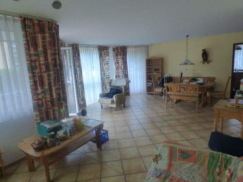 Foto (04) Wohnzimmer.JPG - Etagenwohnung mit 77,00 m&sup2; in Bergisch Gladbach zur Miete