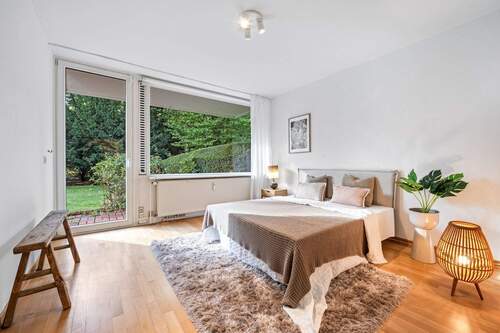 Arbeits-/Schlafzimmer - 