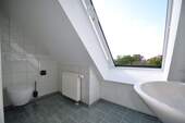 WC im OG mit Dachausstieg - 