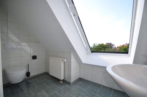 WC im OG mit Dachausstieg - 