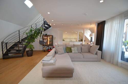 Wohnbereich - 220 m² Luxus auf zwei Etagen im Herzen von Böblingen !