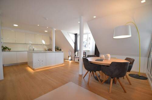 Küche und Essbereich - 4 Zimmer Etagenwohnung zum Kaufen in Böblingen