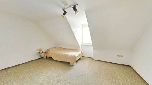 Schlafzimmer 1 DG - 